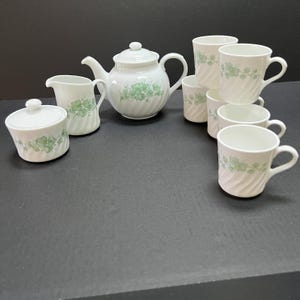 Vintage Corning Callaway Corelle Green Ivy Teapot, Sugar Bowl, Creamer And 6 Cups SET