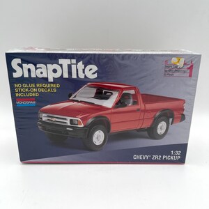 Revell RVM4446 – Maquette Plastique à Monter, Modèle Multicolore Pour Fans De Construction Et Passionnés De Détail