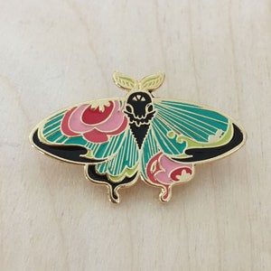 Floral Moth (Jade) - Enamel Pin