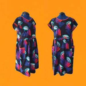 Abstract Dress -AU size 20/US 16, womens gathered smock dress with pockets, plus size vintage dress, plus size clothing, black retro dress