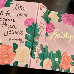 Biblia pintada a mano