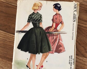 McCalls 3147 dirndl style dress full skirted 35 bust