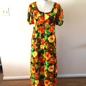 Hawaiian Floral Maxi Dress Vintage 1970s sz S/M orange yellow brown