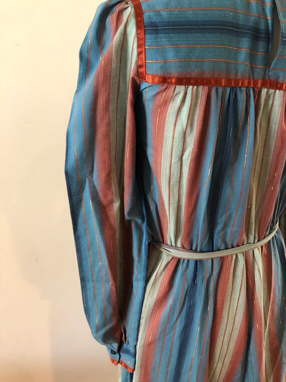 1970s Blue Cottagecore striped dress sz M - image 9