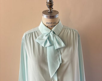 Light Blue Silky blouse vintage 1970s sz L XL