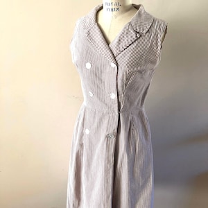 Vintage 1960s Shirt Dress Sleeveless Brown seersucker cotton sz M/L