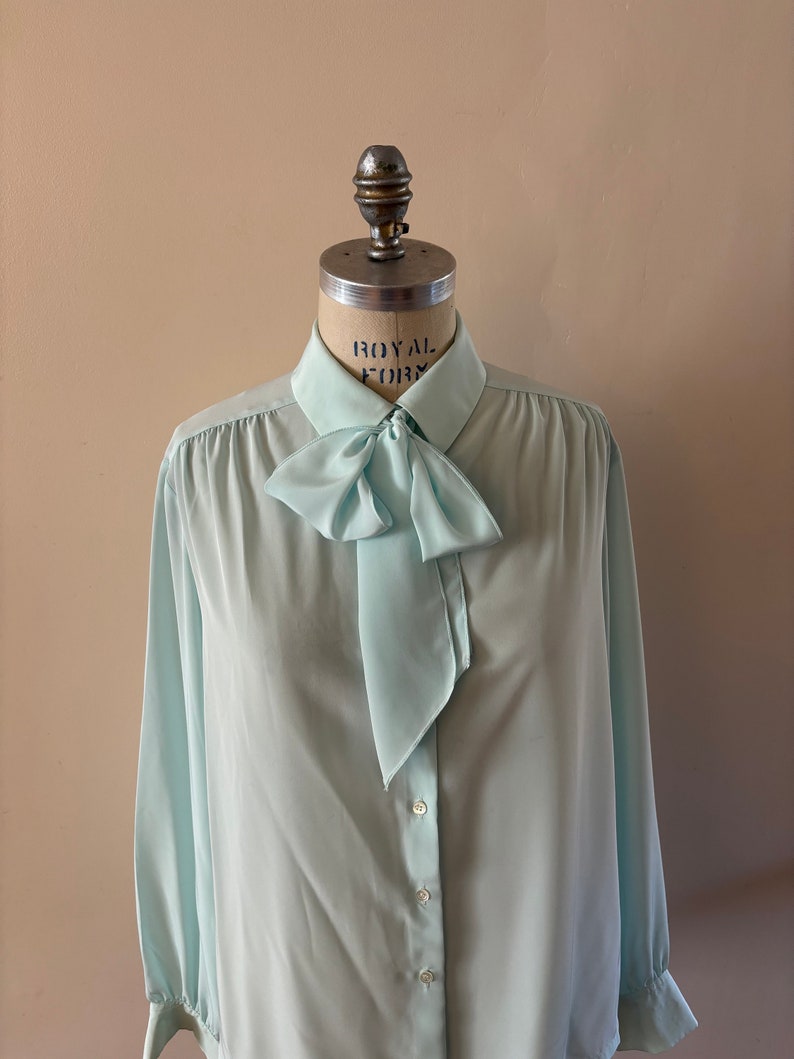 Light Blue Silky blouse vintage 1970s sz L XL image 5