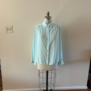 Light Blue Silky blouse vintage 1970s sz L XL image 4