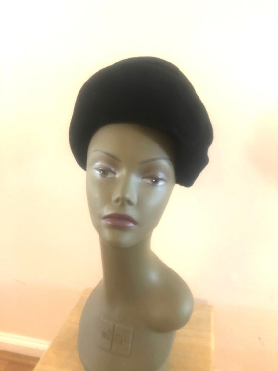 1960s Black beehive hat turban fur felt Mid centu… - image 1