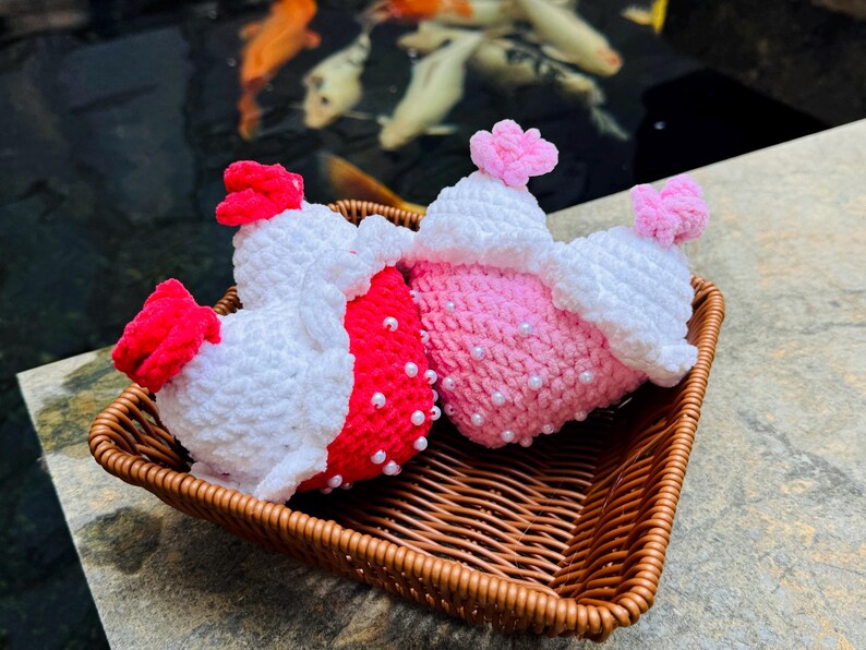 Easy crochet chicken and heart plush pattern PDF