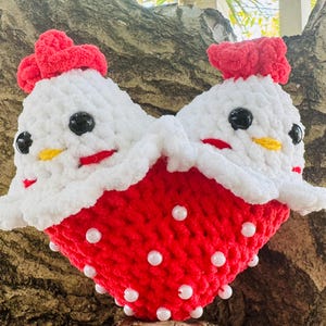 Soft and cuddly crochet lovebirds with heart plush
