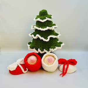 DIY Christmas tree amigurumi with hidden surprise