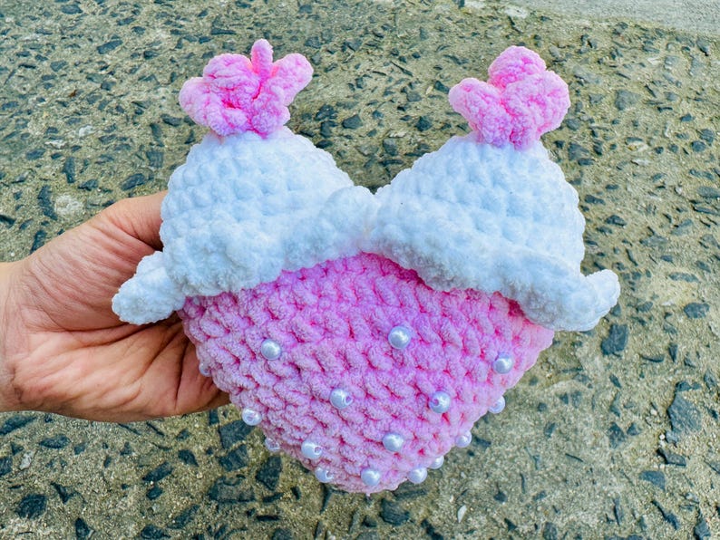 DIY crochet lovebirds with heart plush tutorial