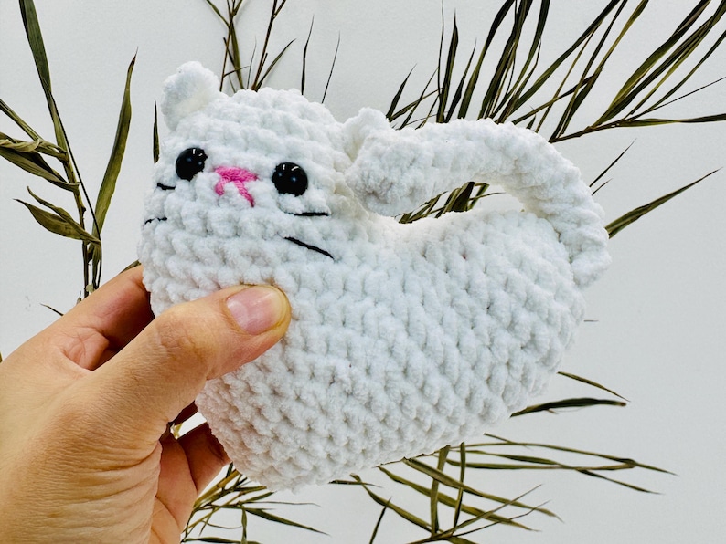DIY Valentine crochet stuffed animal gift idea