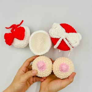 Adorable handmade Christmas crochet plush tutorial