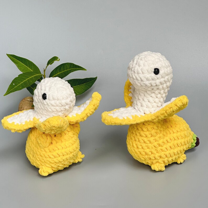 Step-by-step amigurumi Bananasaurus crochet guide