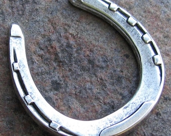 Horse Shoe Metal Stamping in Antique Silver Jewelry Finding 242