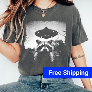 Funny Raccoon Shirt, UFO Racoon Shirt, Retro Alien Shirt, Funny T-Shirt, Cute Animals Gift, Hilarious Racoon, Comfort Colors, Unisex