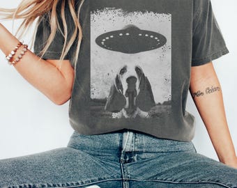 Camiseta/suéter divertido con diseño de ovni de Basset Hound: regalo retro para amantes de los perros extraterrestres