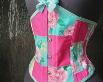 Een van een soort unieke handgemaakte stalen uitgebeend patchwork katoen Victoriaanse underbust cincher monster verkoop korset klaar om taille maat 22" te verzenden