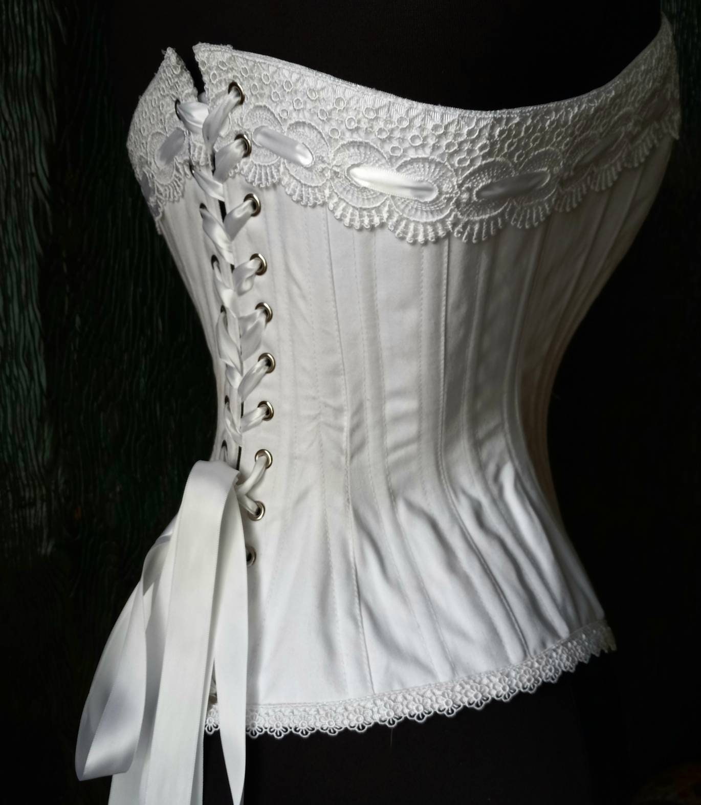 Lavish White Cotton Underbust Corset