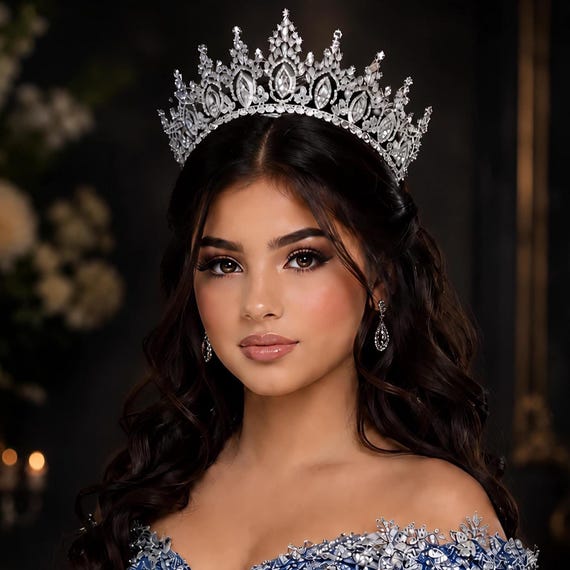 Silver Swarovski Crystal Quinceanera Crown, Silver Bridal Crown, Silver Corona de 15 Ano, Silver Quinceanera Crown, Swarovski Bridal Tiara