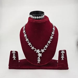 Swarovski Crystal Flower Wedding Necklace Set, Crystal Bridal Jewelry, Diamond/Crystal Necklace Statement Necklace, Mother of the Bride Gift