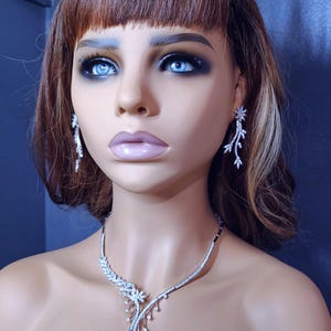Shooting Stars Swarovski Crystal Necklace and earring set for Brides, Quinceanera and special occasions.