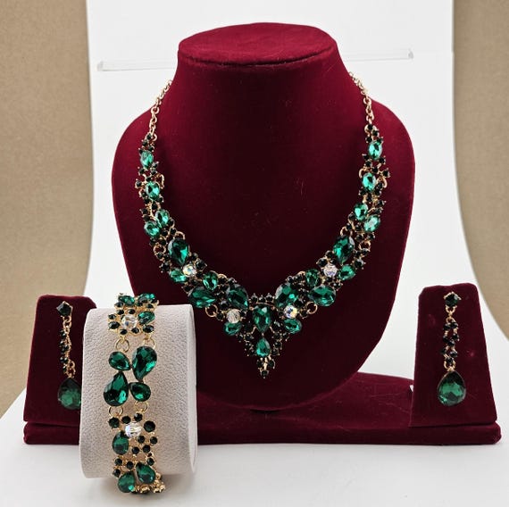 Emerald Green Crystal Jewelry Set: Gold Wedding Necklace, Earrings, Bracelet