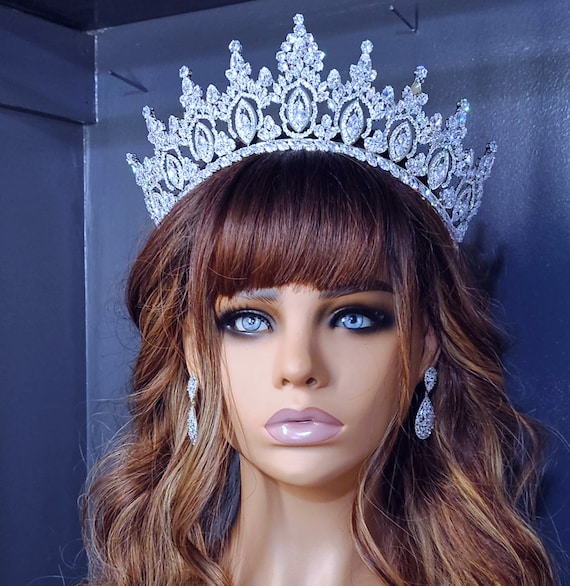 Silver Swarovski Crystal Quinceanera Crown, Silver Bridal  display picture 1