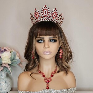 Red Crown Jewelry Set, Red Quinceanera Tiara, Custom Gold and Red Quince Crown, Red Corona de 15 Ano, Red Quinceanera Crown, Birthday Crown