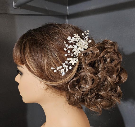 Silver Flower Bridal Hair Clip: Pearl & Crystal Wedding Accessory