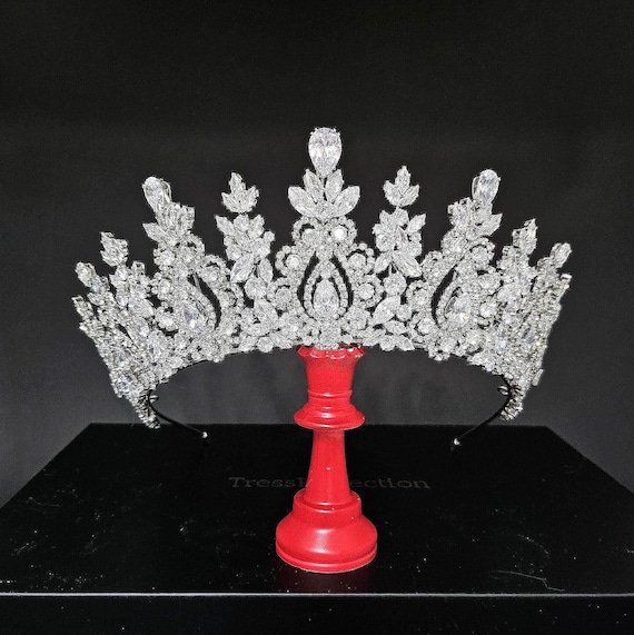 Swarovski Crystal Quinceanera Crown: Silver Bridal Tiara