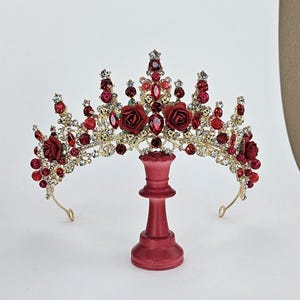 Red Tiara Red Crystal Quinceanera Crown, Custom Gold and Red Quince Crown, Red Corona de 15 Ano, Red Quinceanera Crown, Birthday Crown