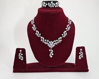 Swarovski Crystal Luxury Flower Diamond/Crystal Necklace, Wedding Necklace Set, Bridal Jewelry, Statement Necklace, Mother of the Bride Gift