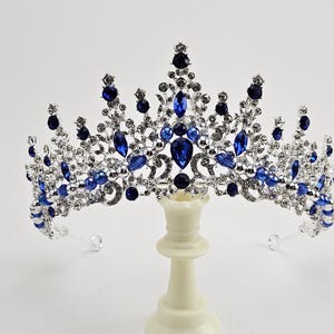 Blue Bridal Tiara, Royal Blue Crystal Quinceanera Crown, Silver Crystal Tiara, Wedding Tiara, Wedding Crown, Royal Blue Crystal Headpiece
