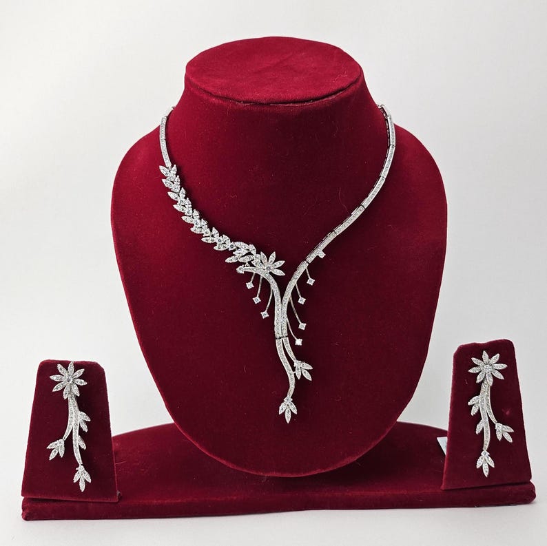 Shooting Stars Swarovski Crystal Necklace and earring set for Brides, Quinceanera and special occasions.