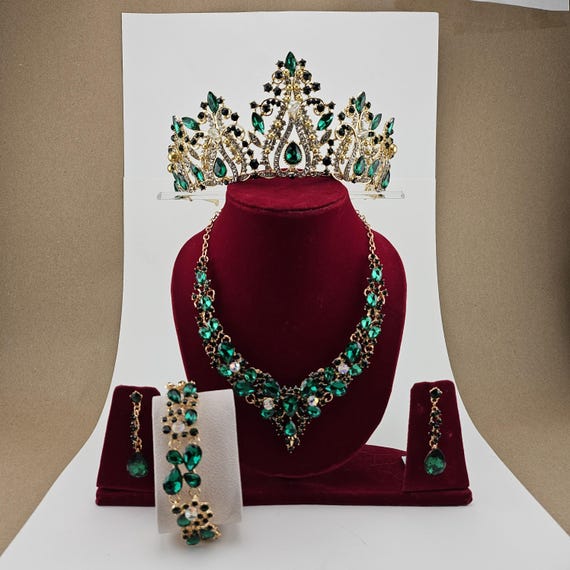 Elegant Green Quinceanera Crown Jewelry Set: Custom Tiara, Necklace, Earrings, Bracelet