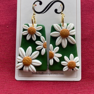 Boucles oreilles en argile polymère | Boucles oreilles florales | Marguerites | Faits mains | Acier Inoxydable