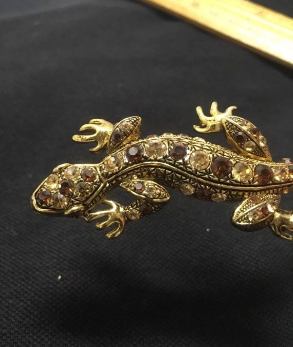 Vtg gecko lizard pin brooch signed DJ