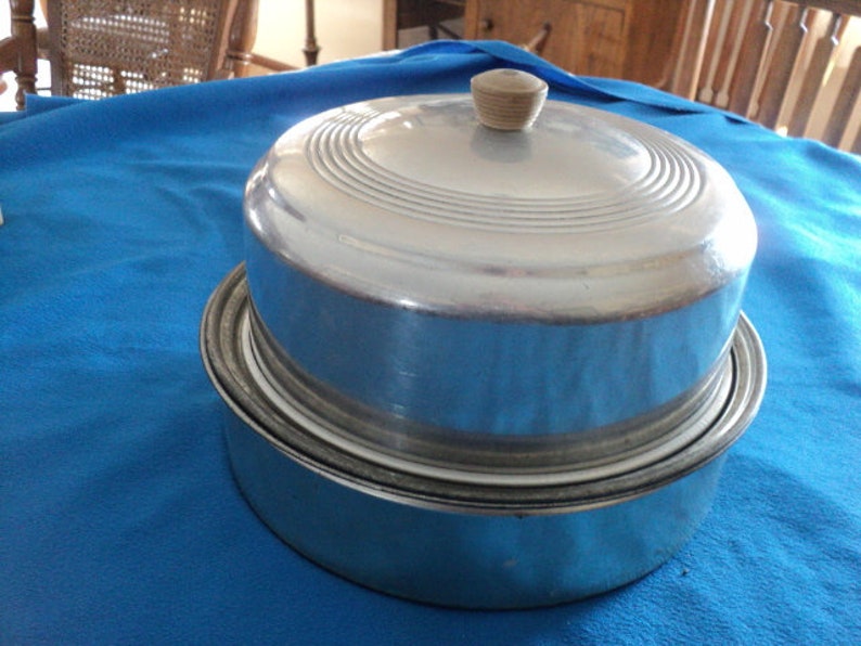 Vintage 60/'s Aluminum Cake and Pie Carrier