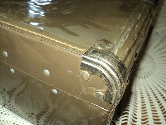 Antique Vintage Metal Suitcase--Luggage--Trunk-- … - image 6