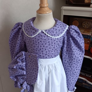 Girls Prairie Dress..  Old fashion Pioneer costume, Bonnet and Embroidered Apron ..PLEASE read full ad details.