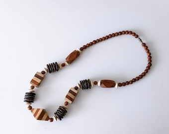 Vintage Chuncky Wood Bead Necklace