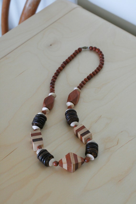 Vintage Chuncky Wood Bead Necklace - image 5