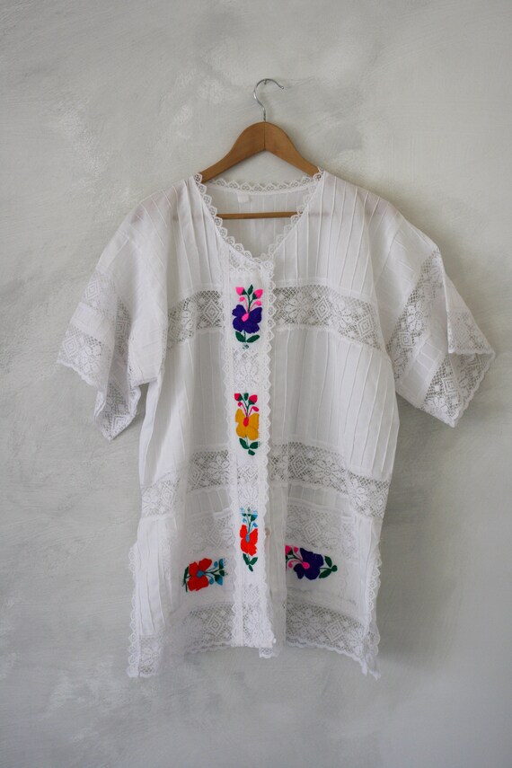 Vintage Mexican White Embroidered Button Down Pin… - image 5