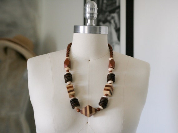 Vintage Chuncky Wood Bead Necklace - image 3