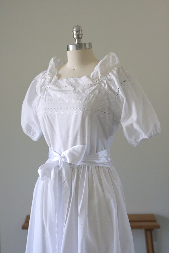 80's Vintage White Eyelet Lace JCPenney's Midi Dr… - image 9