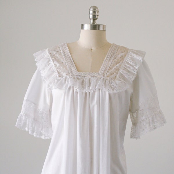 60's 70's White  Lace Nightgown Maxi Dress Chemise/Union Made/USA