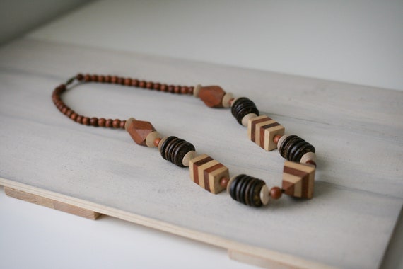 Vintage Chuncky Wood Bead Necklace - image 6